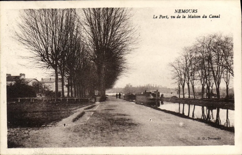 Nemours — Der Hafen, Blick vom Kanalhaus — H. D., Nemours - Vorderseite