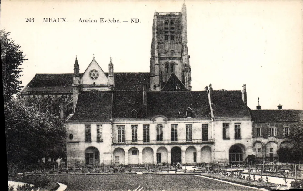 Meaux — Antigo Bispo — ND. - Frente