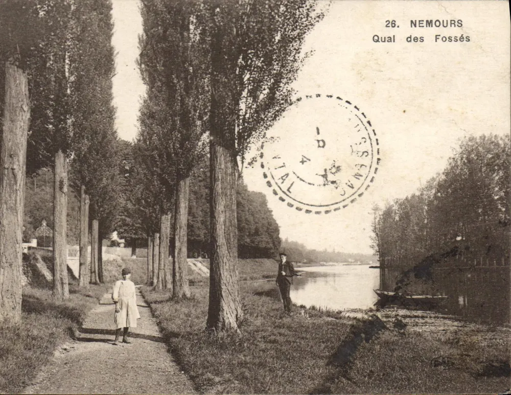 Nemours — Quai dos Fossés — Vital - Frente