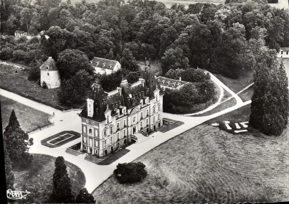 Montrouge (S.-et-M.) — Luftbild — Das Schloss — Fotograf R. Banns — n° 60-25 - Vorderseite