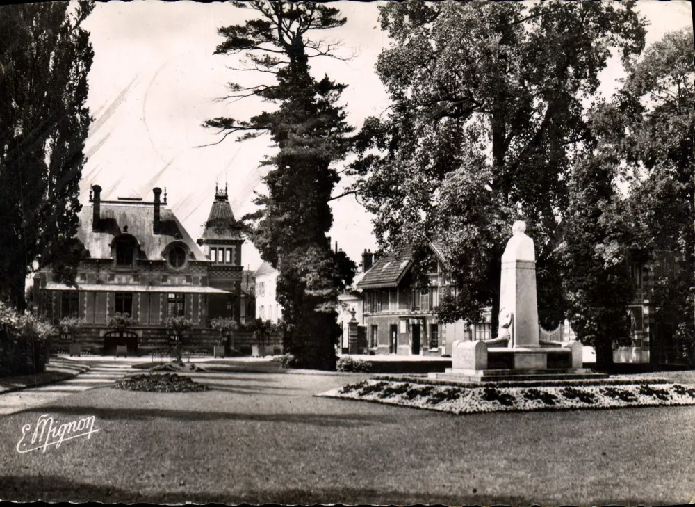 Coulommiers (S.-et-M.) — Der Pavillon und Monument A. Leblanc — Edition E. Mignon, n°4158 - Vorderseite
