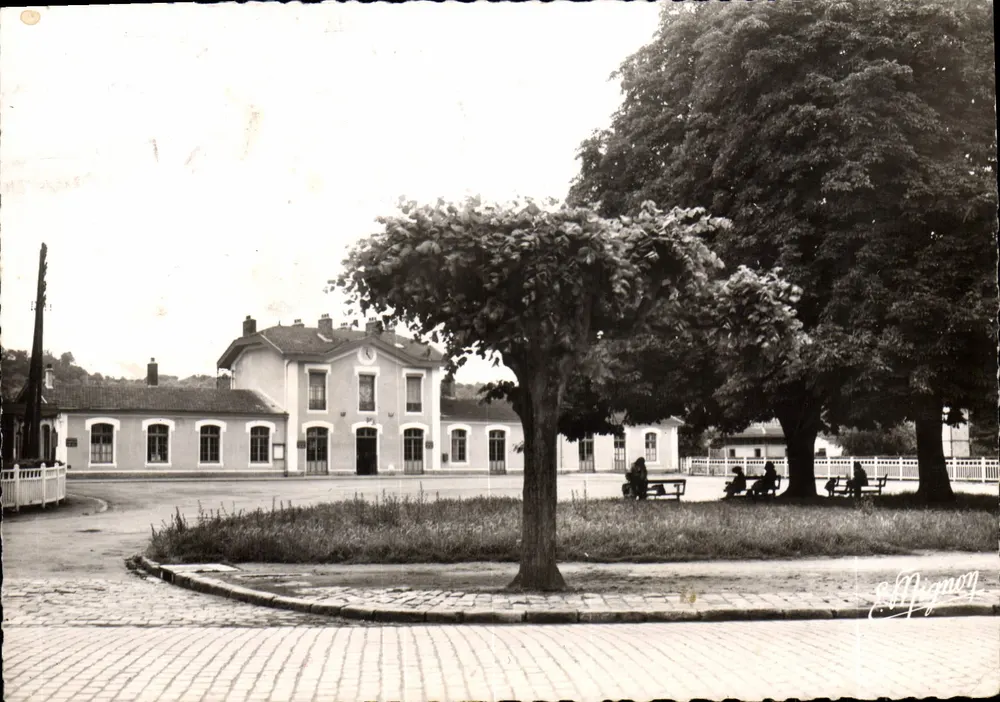 Coulommiers (S.-et-M.) — A Estação — Foto-Edição E. Mignon, Nangis (S.-et-M.) - Frente