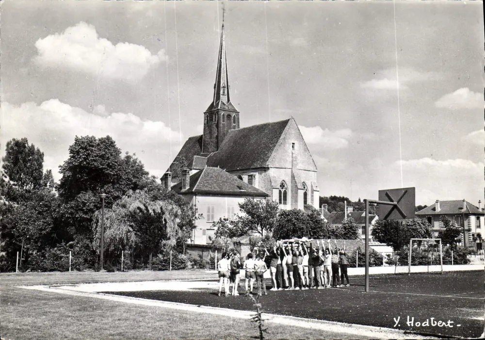 Schule oder Sportplatz — Souppes-sur-Loing — Y. Hodbert - Vorderseite