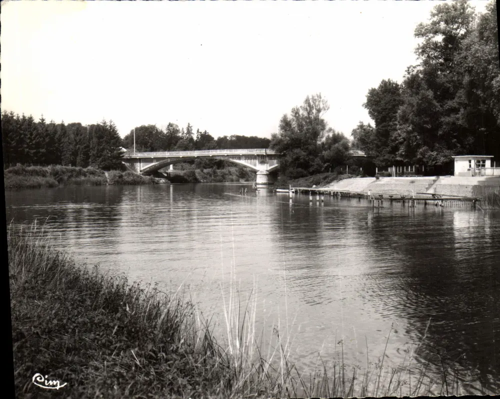 La Ferté-sous-Jouarre — Der Neue Brücke und der Strand — Combier, Mason - Vorderseite