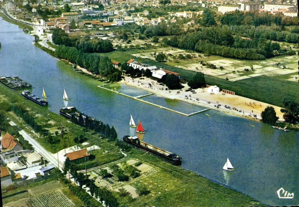 Meaux (77) — Das Bad — Luftbild — CIM - Vorderseite
