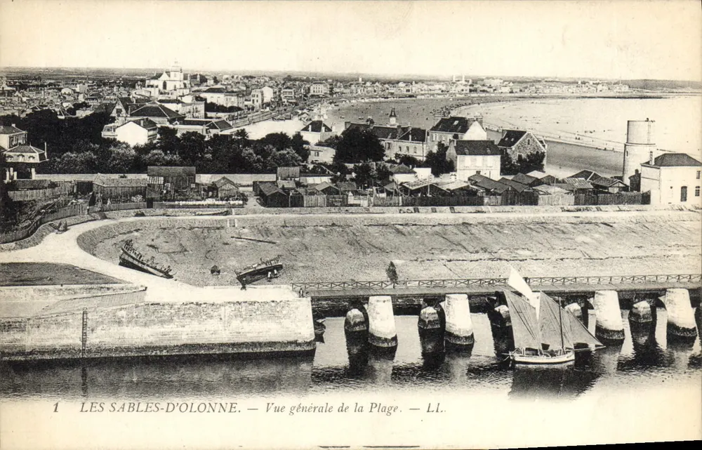 Les Sables-d'Olonne — Vue générale de la Plage — LL. - Recto