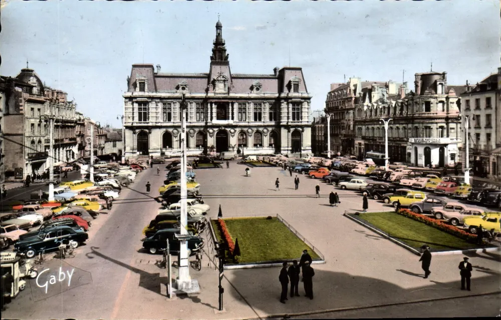 Place du Marché-Leclerc — Hôtel de Ville — Éditions Gaby - Awers