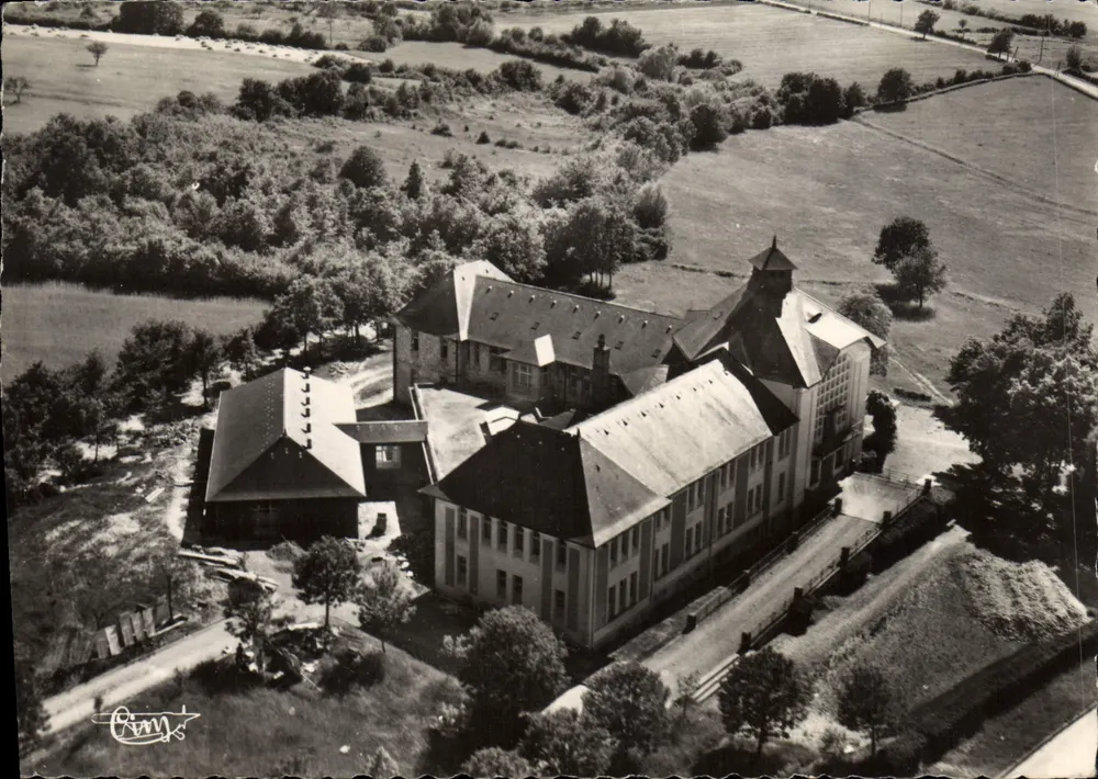 La Roche-Posay - Luftbild - Thermalbad — Éditions A. CIM, Mâcon - Vorderseite