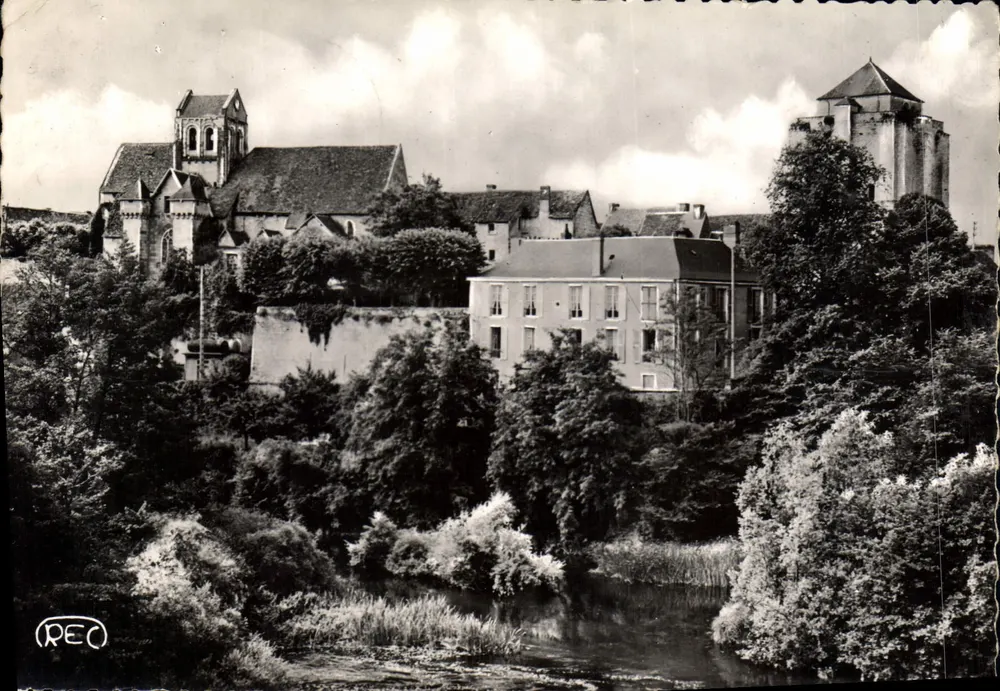La Roche-Posay-les-Bains — Allgemeiner Blick von der Brücke — Verleger Herr ROUSSEL, Châteauroux - Vorderseite