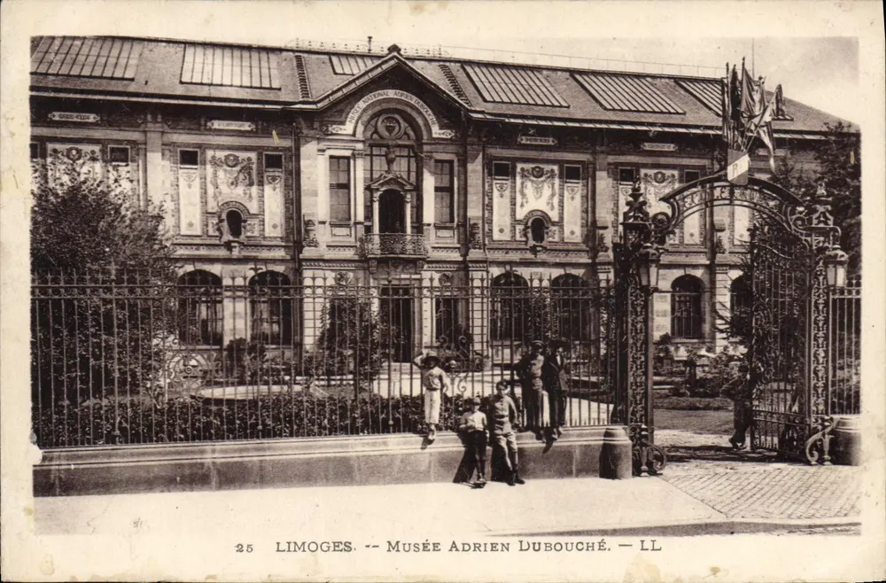 Limoges — Museu Adrien Dubouché — LL - Frente