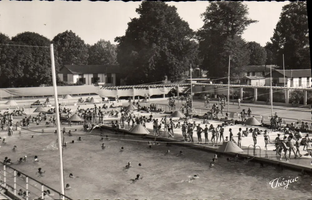 Öffentliches Schwimmbad in Limoges — Limoges — Verlag Chécjac - Vorderseite