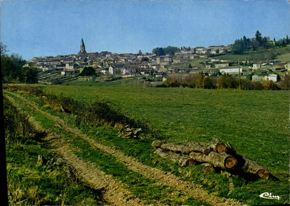 Rochechouart — Algemene uitzicht — Cing - Voorkant