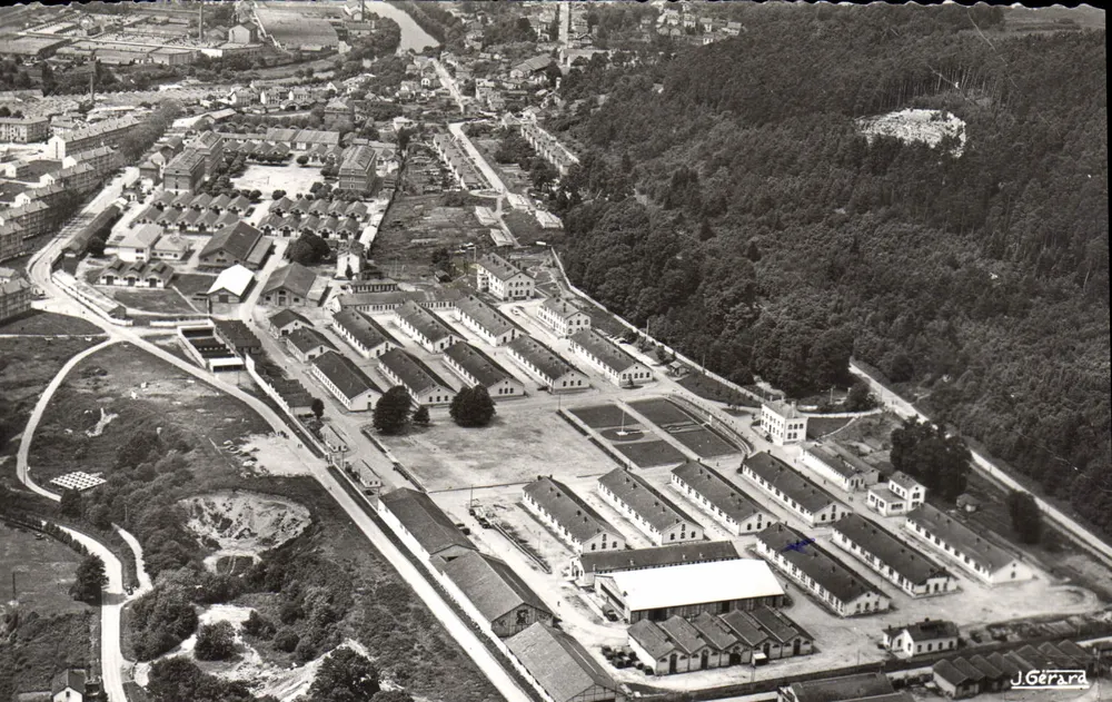 Vue aérienne de la caserne — Épinal (Vosges) — Photo Aérienne GÉRARD, n° 14 - Frente