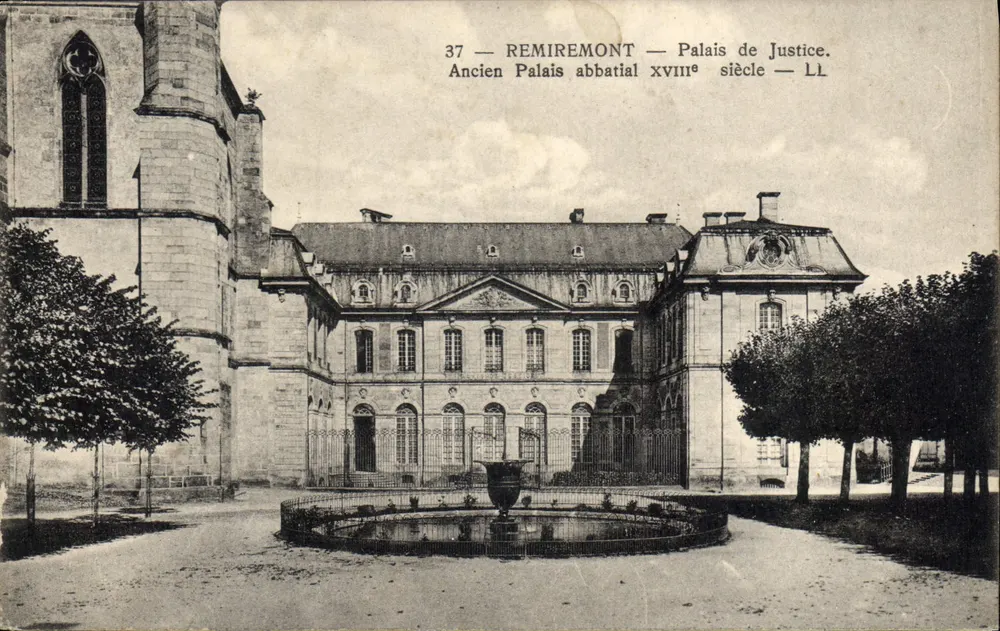 Remiremont — Velho Palácio Abacial do Século XVIII — Palácio de Justiça — LL - Frente