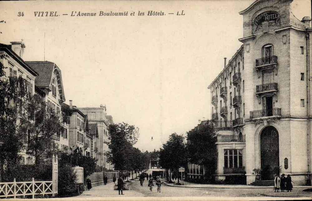 VITTEL — Avenue Bouloumié und die Hotels — L.L. - Vorderseite