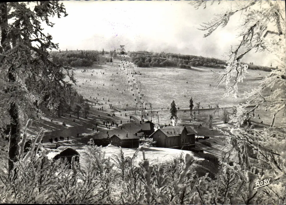 Pittoreske Vogesen — LA SCHLUCHT (alt. 1139 m.) — Wintersportstation « Les Remonte-pentes du Montabey » — Édition Roby - Vorderseite