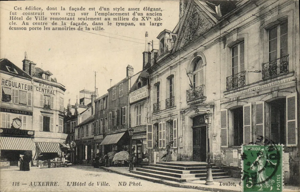 Auxerre — O Hotel de Ville — ND Fot. — Toulot, editora - Frente