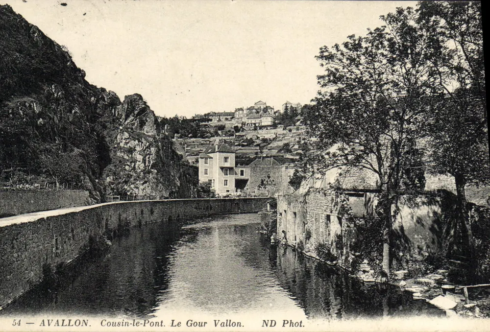 Avallon. Cousin-le-Pont. Le Gour Vallon — ND Phot. n°54 - Vorderseite