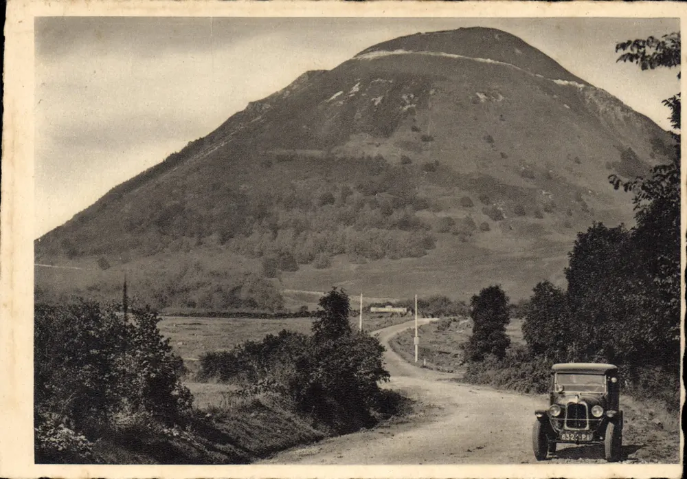 Le Puy-de-Dôme — Environs de Clermont-Ferrand — editor CPAdéCollection, n°63 - Frente