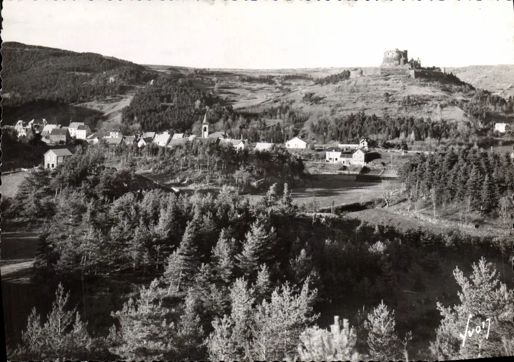 Murols (Puy-de-Dôme) — Allgemeiner Blick und Ruinen des feudalen Schlosses — Éditions d'Art 'VYVON', Paris, Nr. B.2311 - Vorderseite