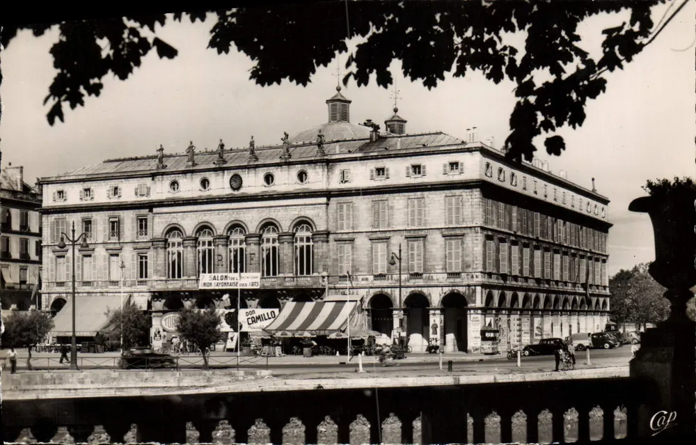 Bayonne - O Hotel-de-Ville — Salão de Arte Lyonnaise dos Artes — editor Réal-Photo, n°158 - Frente