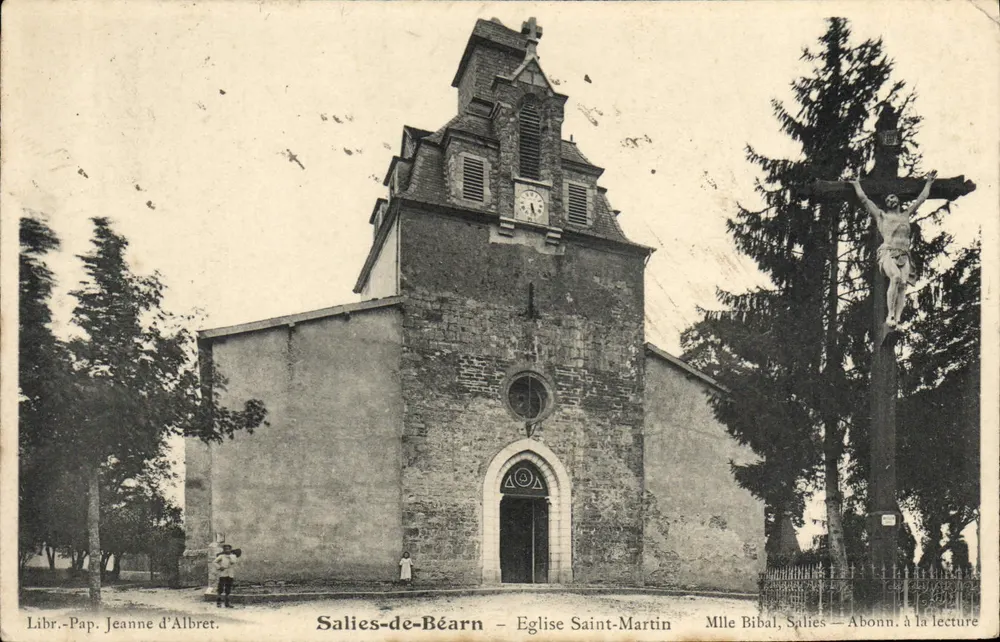 Salies-de-Béarn — Igreja de São Martinho — Livraria-Papelaria Jeanne d'Albret - Frente