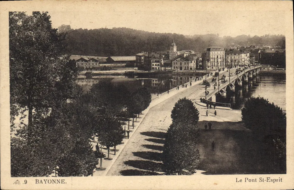 Bayonne — O Ponte St-Esprit — C.A.P. 44°, rua Latellier, Paris - Frente