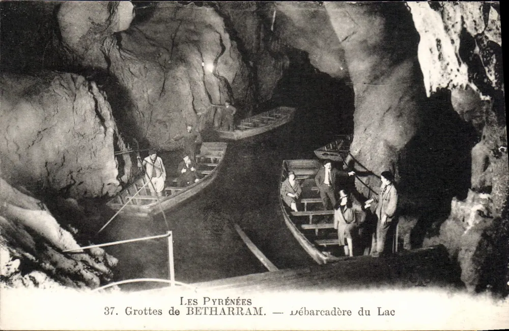 Grotte di BETHARRAM — Sbarcadero del Lago — I Pirenei - Recto