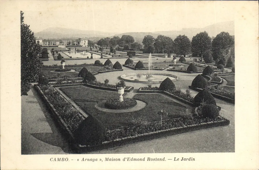 Cambo — « Arnaga », Haus von Edmond Rosland — Der Garten - Vorderseite
