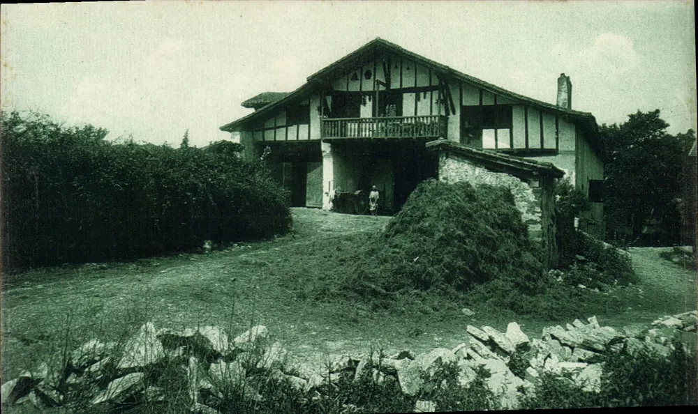 Casa Basca em Ustaritz — País Basco — Fotógrafo Marcel Lallouge, Bordeaux - Frente