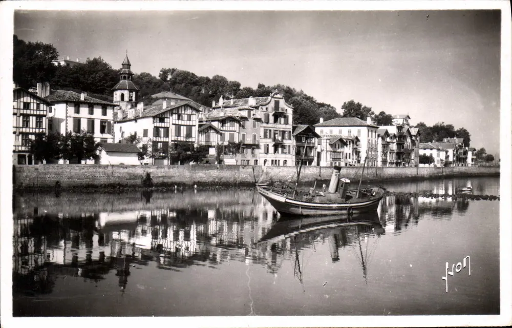 Saint-Jean-de-Luz (Basses-Pyrénées) — As pitorescas casas de Ciboure — Edições d'Art Martel, n° B.1367 - Frente