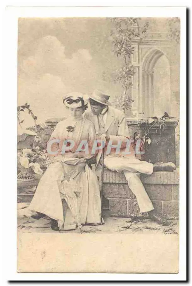 Casal em traje da época — cena de jardim - Frente