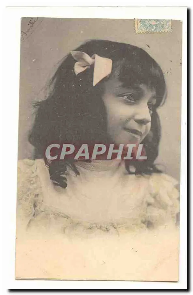 Menina com uma presilha — fotografia — editor desconhecido - Frente