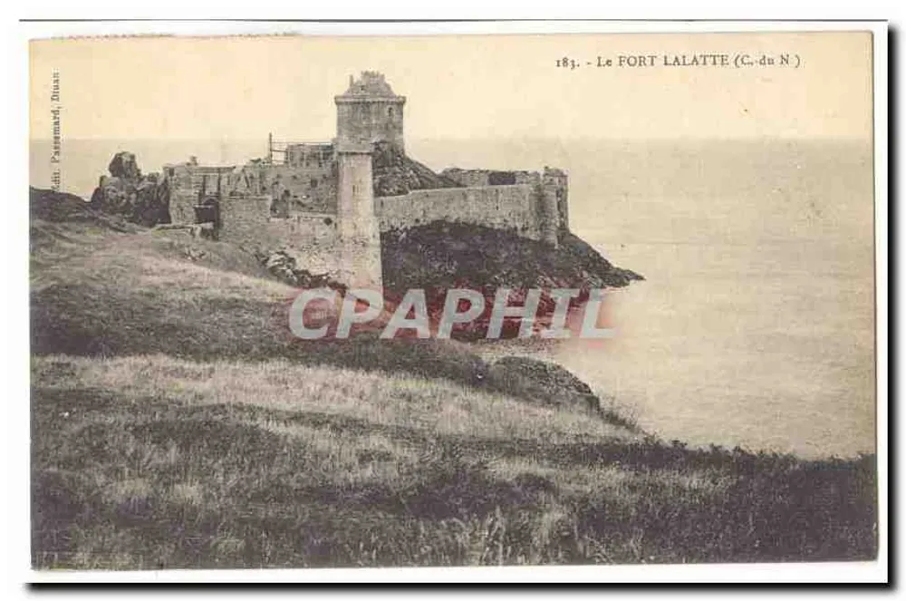 O Forte Lalatte (Costa do Norte) — vista do forte em ruínas na costa — editor Passemand, Dunan, n° 181 - Frente