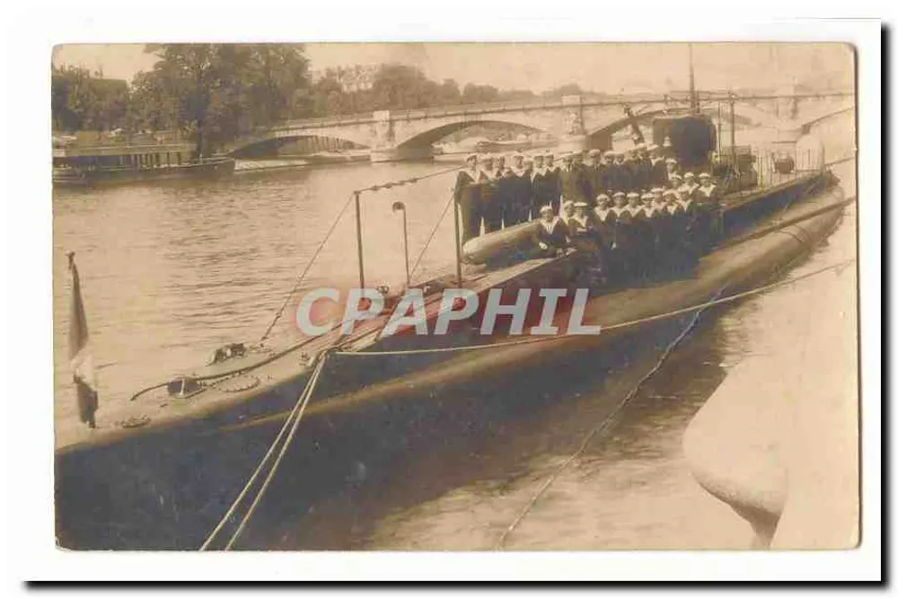 Militärschiff — Besatzung an Bord — Paris, Frankreich - Vorderseite