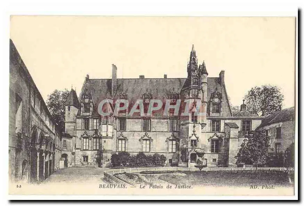 Beauvais — O Palácio de Justiça — ND. Fot. - Frente