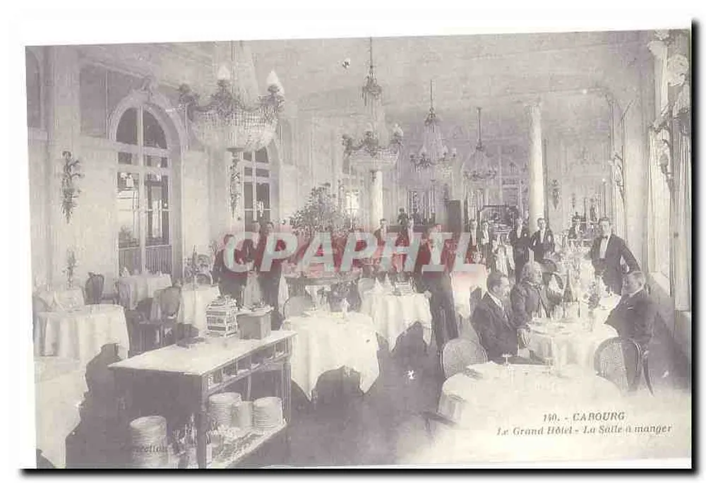 Carbourg - Das Grand Hotel - Das Speisezimmer - Vorderseite