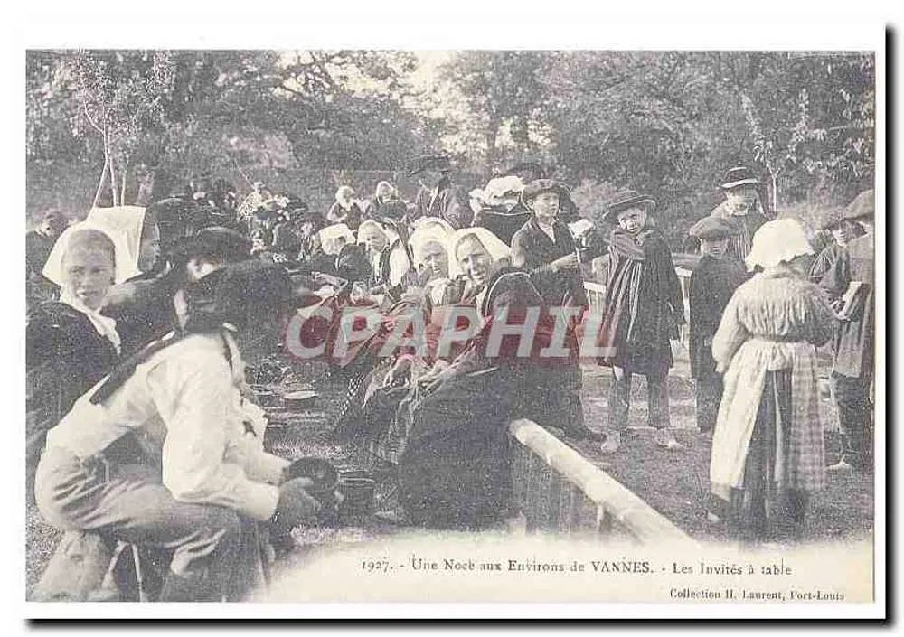 Eine Hochzeit in der Nähe von VANNES — Gäste am Tisch — Sammlung H. Laurent, Fort-Louis - Vorderseite