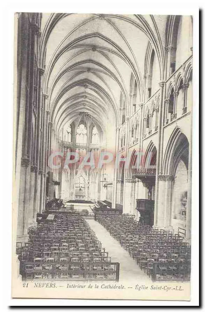 Nevers — Innenraum der Kathedrale — Kirche Saint-Cyr - Vorderseite