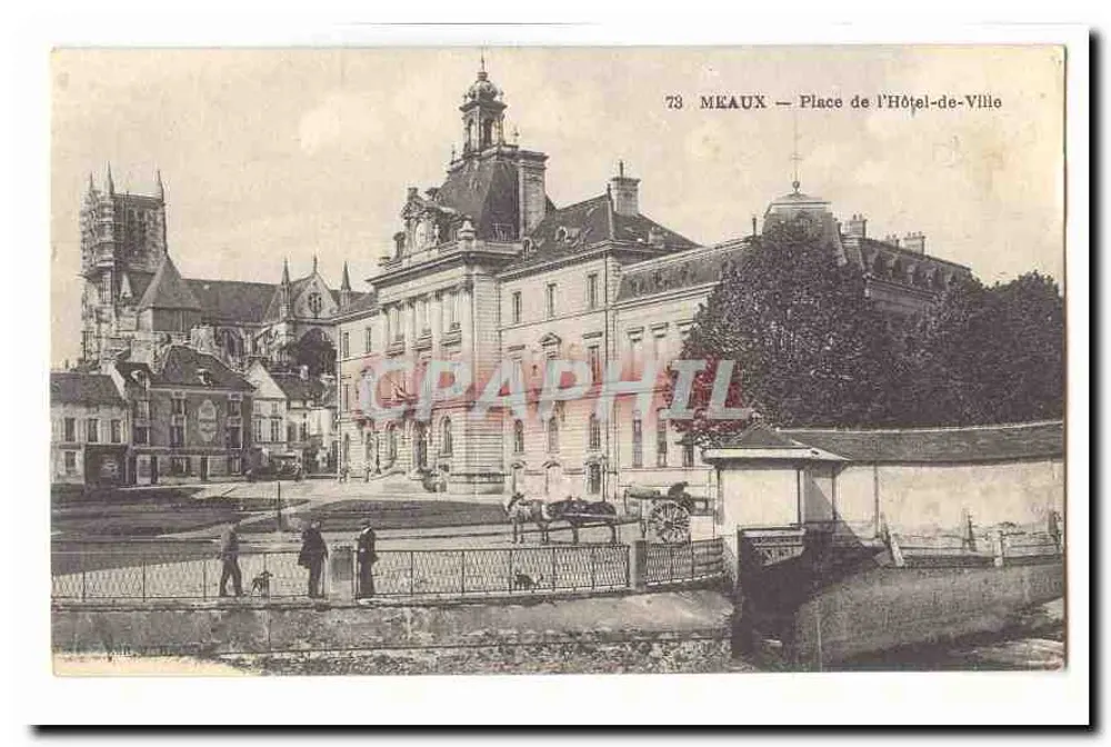 Meaux — Platz des Rathauses - Vorderseite