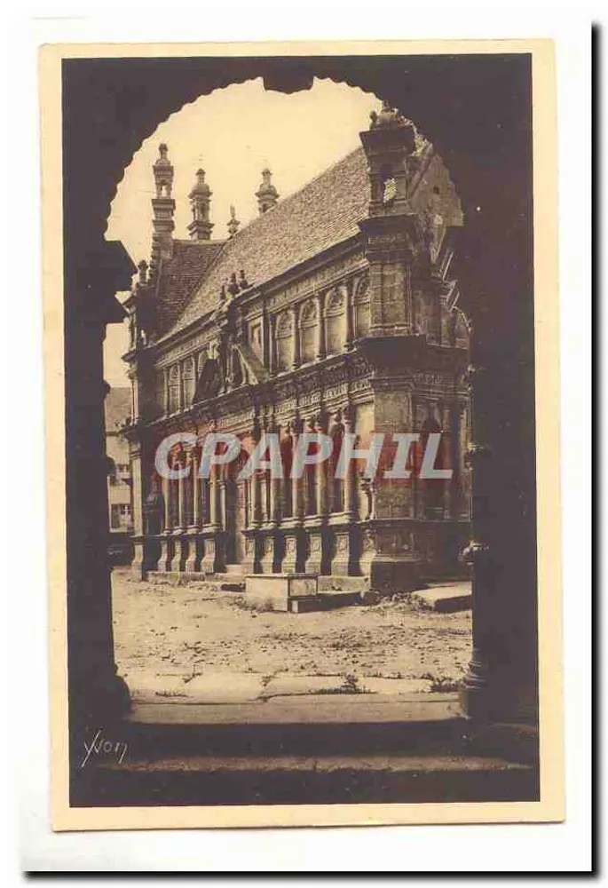 Hotel de Ville de Lyon — vista através de um arco — Yvon - Frente