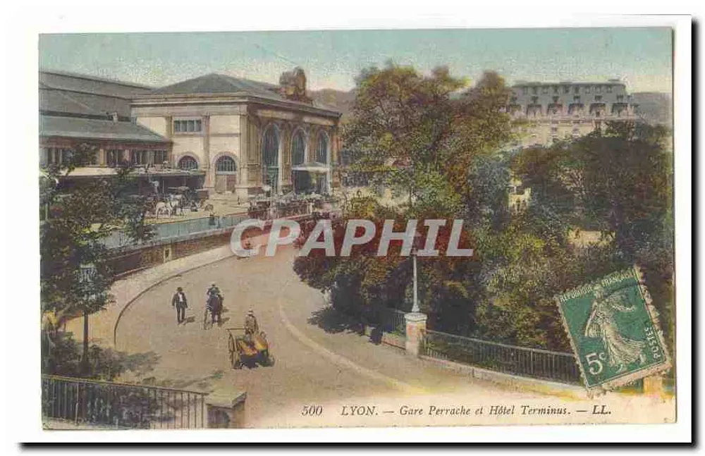 LYON. — Estação Perrache e Hotel Terminus. — LL. - Frente