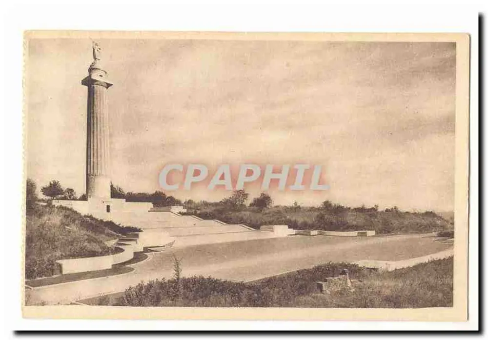Kriegsdenkmal — Säule mit Statue — unbekannter Verlag - Vorderseite
