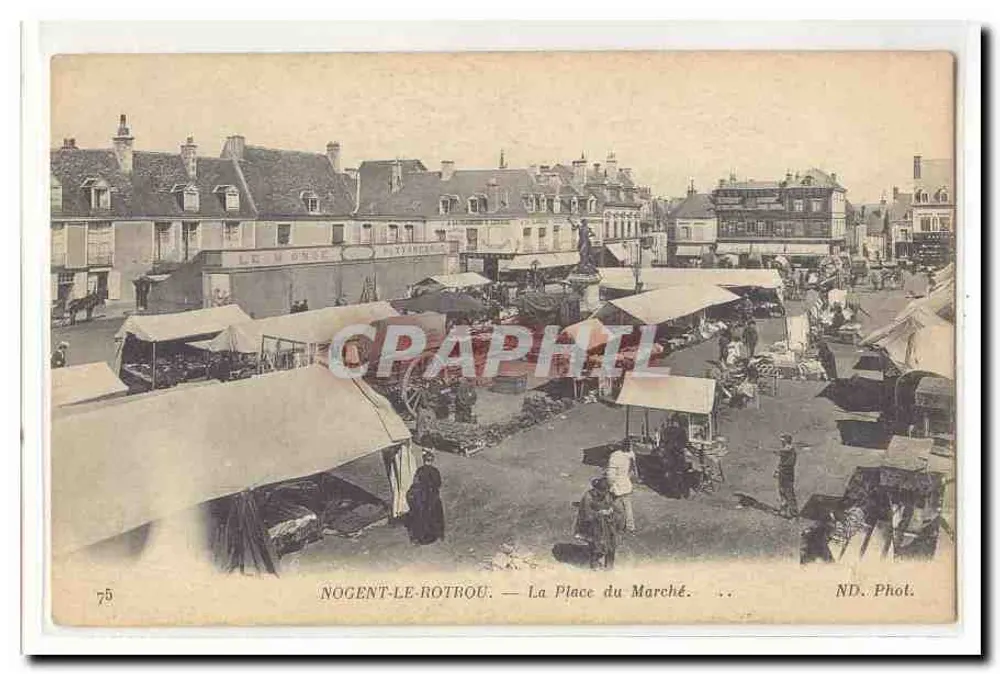 Nogent-le-Rotrou — A Praça do Mercado — ND. Fot. - Frente
