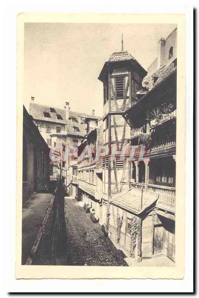 Rua estreita em Strasbourg — casa com colmata e torre — editor não identificado - Frente