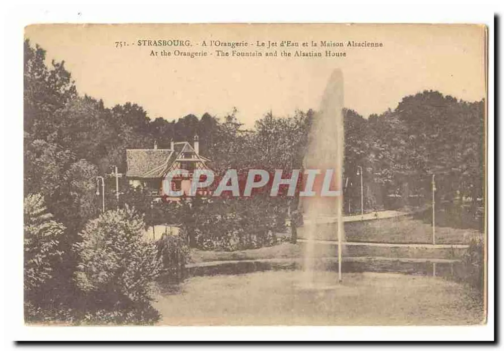 Straßburg - Am Orangerie - Der Wasserstrahl und das elsässische Haus - Vorderseite