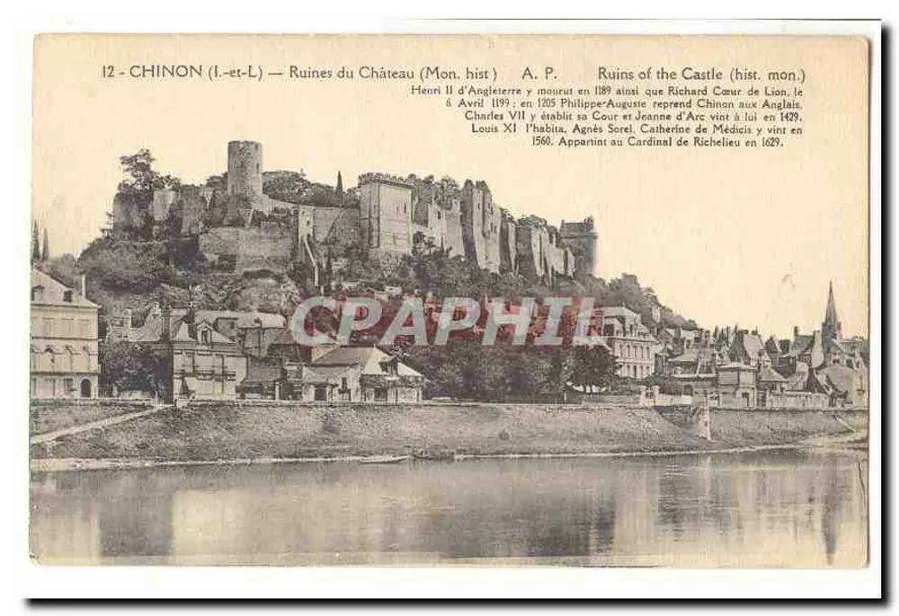Chinon (Indre-et-Loire) — Ruïnes van het Kasteel (Mon. hist.) - Voorkant
