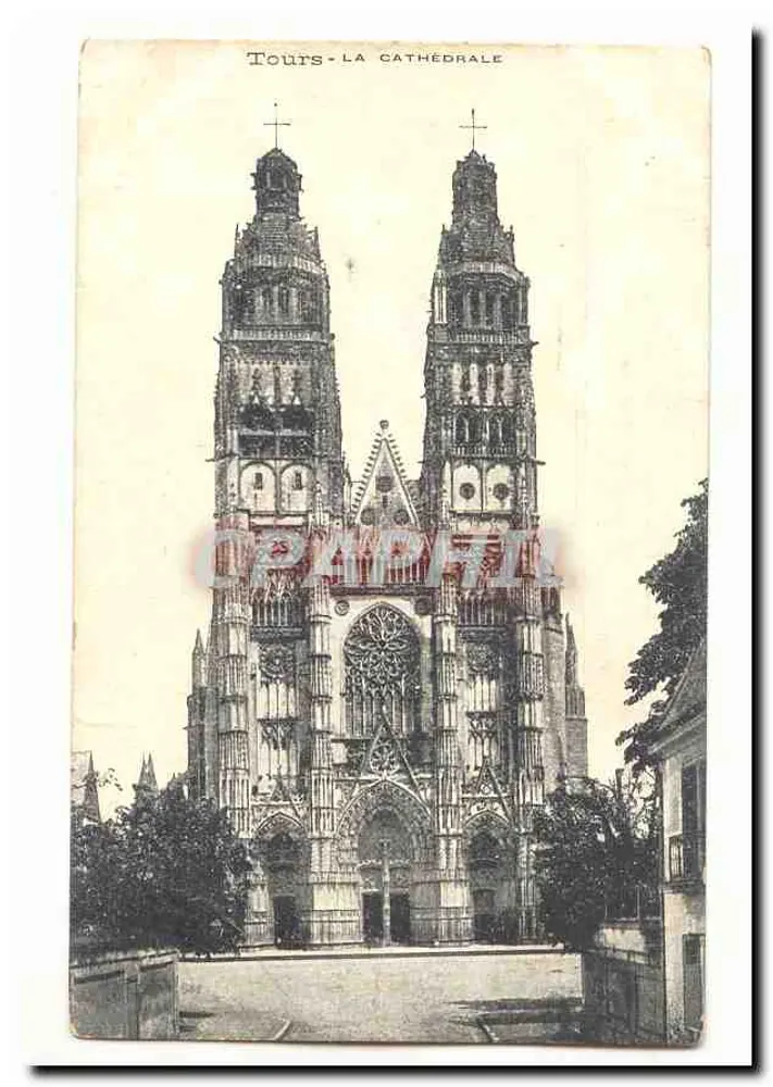 Tours - A Catedral — vista da fachada gótica com suas duas torres - Frente