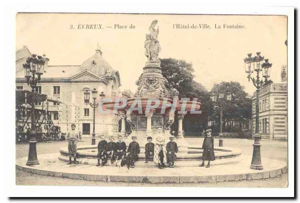 Évreux — Place de l'Hôtel-de-Ville. Die Fontäne. - Vorderseite