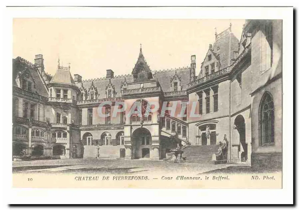Castelo de Pierrefonds — Praça de Honra, o Sino — ND. Phol. - Frente